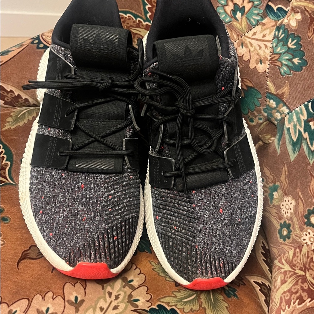 Adidas Prophere Black and White sneaker CQ3022